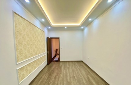 Bán nhà khu Văn Miếu 35m2 x 4 tầng, mt 5m, gần oto, 3,7 tỷ